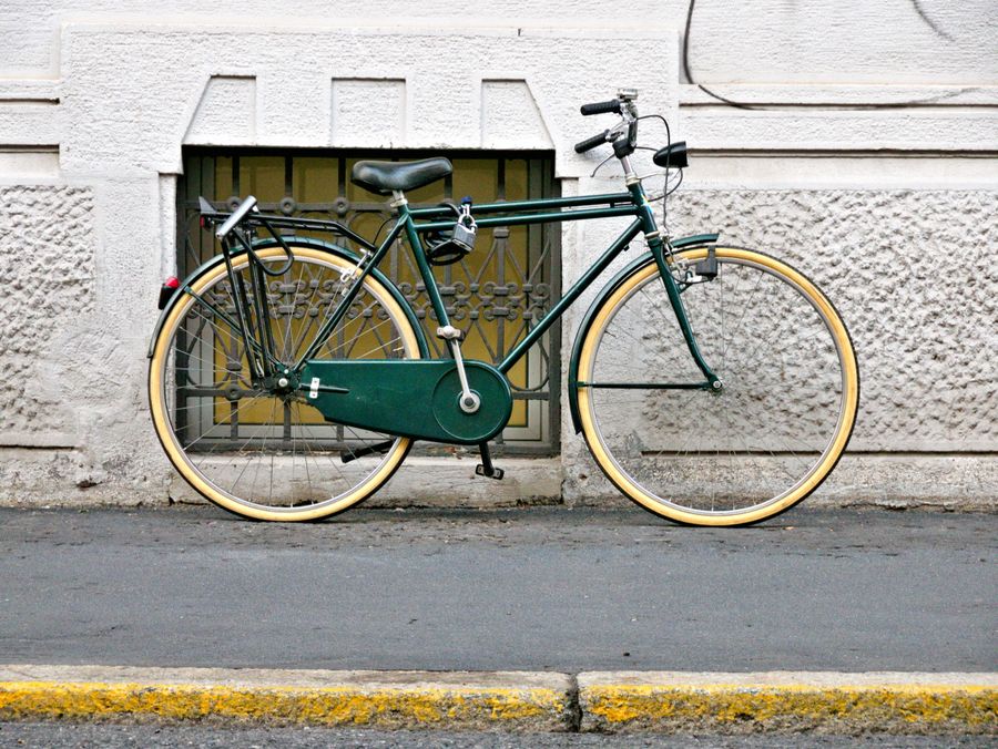 Bicicleta urbana clásica en Milán