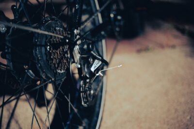 El motor de las piernas: Guía práctica para descifrar el sistema de cambios ideal según tus rutas y esfuerzo