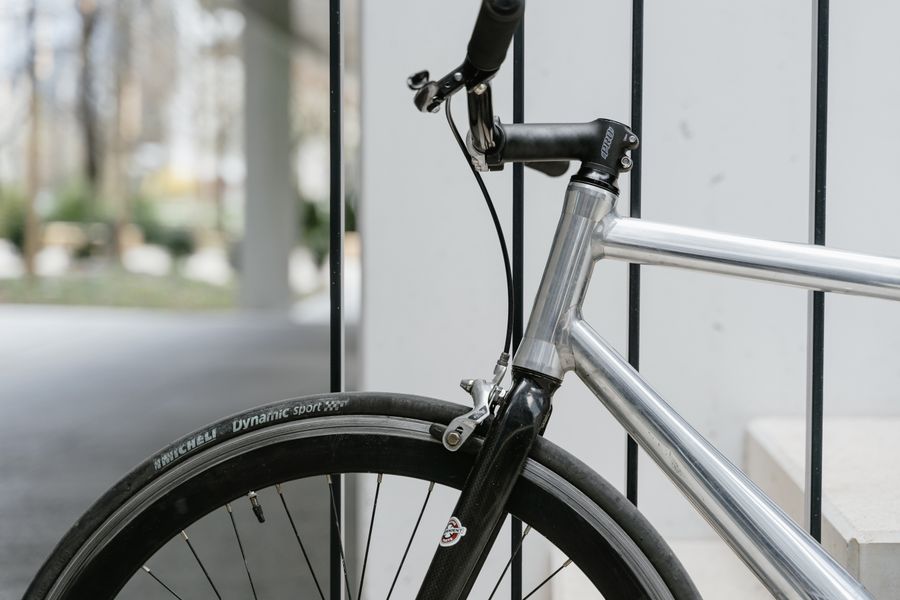 Cuadro metálico de bicicleta urbana