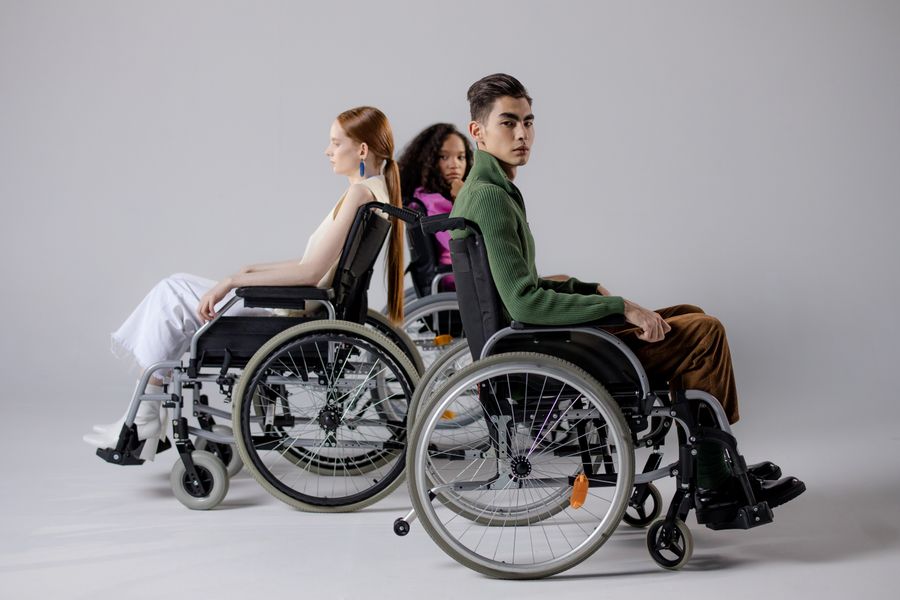 Sillas de ruedas plegables y reclinables